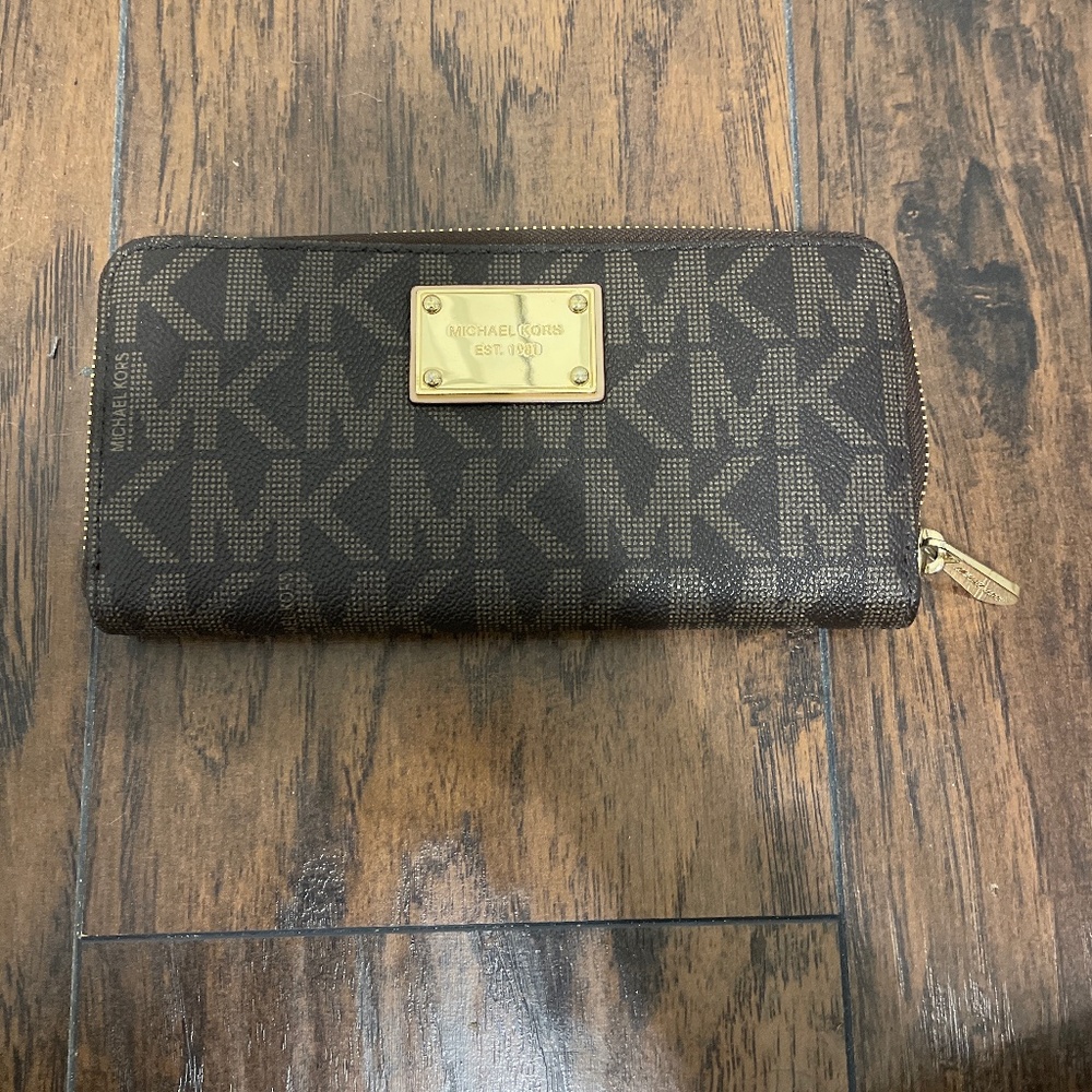 Michael Kors wallet